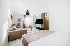 Fortune Apartments - River view, Contactless